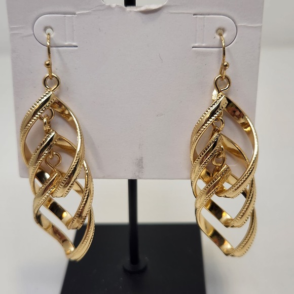Liz Claiborne Shiny Gold Tone Dangle Drop Hook Earrings Pierced Statement New - Picture 2 of 4